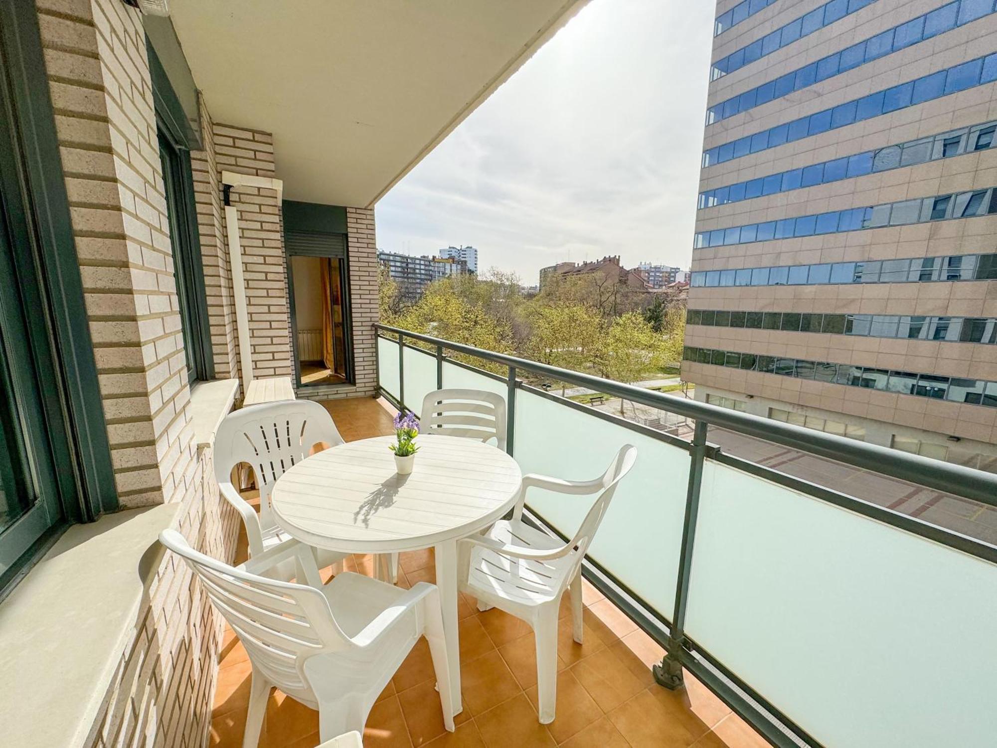 Reina Del Pilar Comotucasa Zaragoza Exterior foto